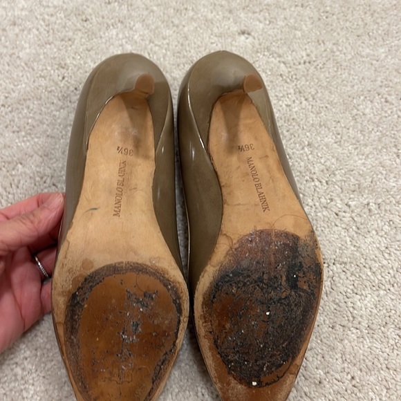 AUTHENTIC! Manolo Blanhnik Deep Nude Pumps, 3.5 inch heel, Size 36.5 - Picture 3 of 7